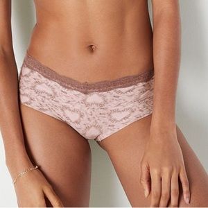 NWT PINK Victoria’s Secret No-Show Boyshort Underwear. Iced Coffee Heart Tie Dye